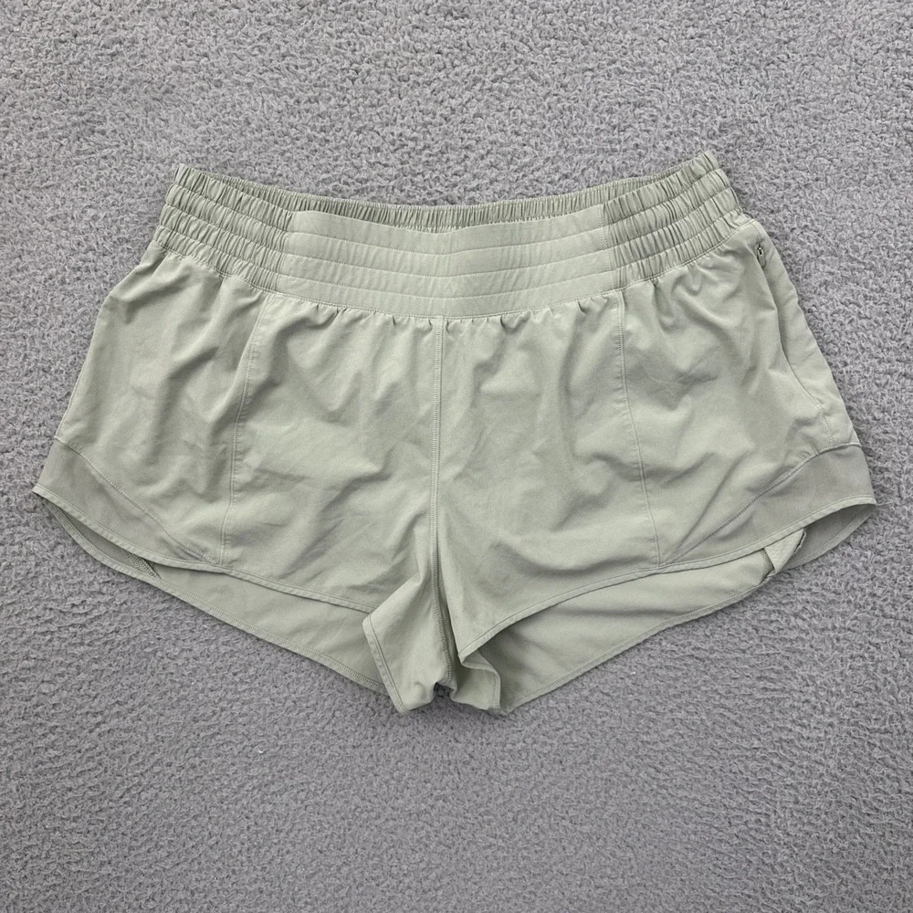 Lululemon Hotty Hot Shorts High Rise 2.5